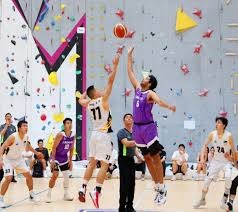 前锋连续三轮破门，全场观众沸腾